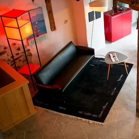 Schwert Apartment *